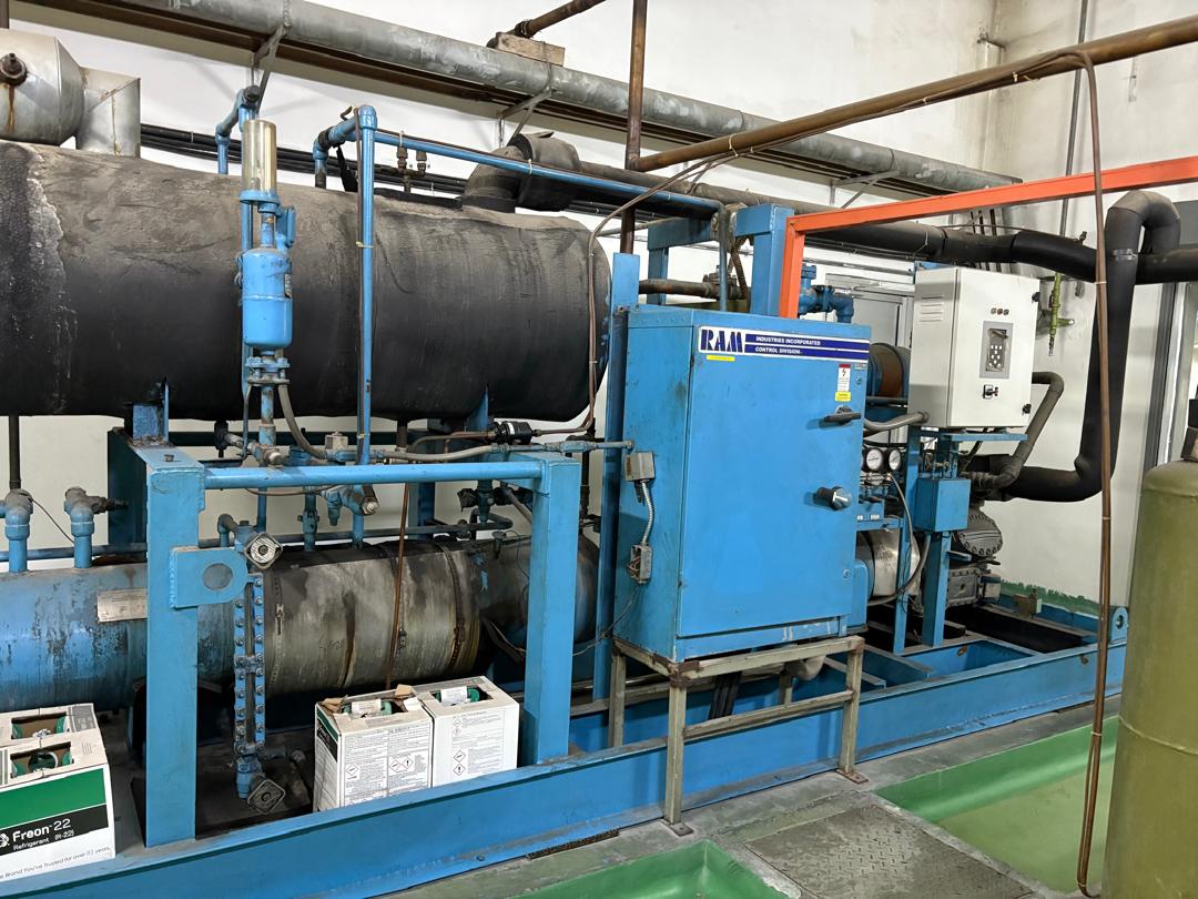Industrial refrigeration plant with control division